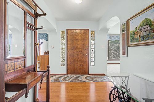 571 S Traffic Way, Arroyo Grande, CA, 93420-3385 | Card Image