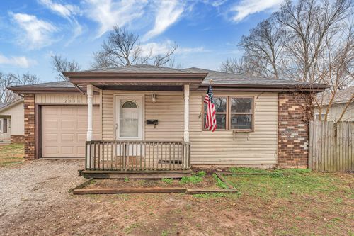 2940 W Walnut St, Springfield, MO, 65802-4749 | Card Image