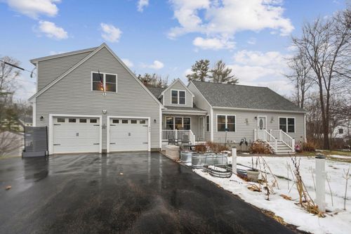 390 Ridge Road, York, ME, 03909 | Card Image