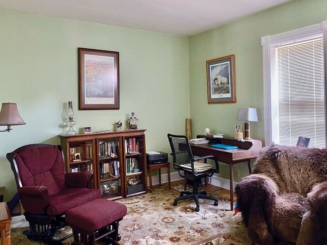 green room | Image 9