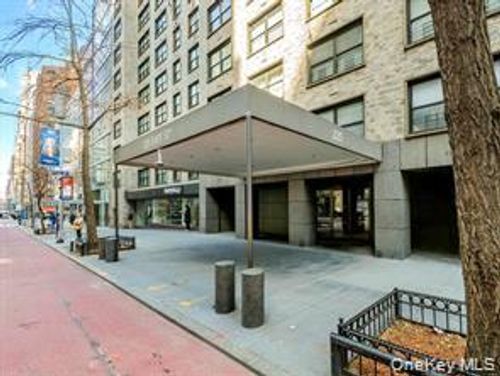 1l-225 E 57th St, New York, NY, 10022-2822 | Card Image