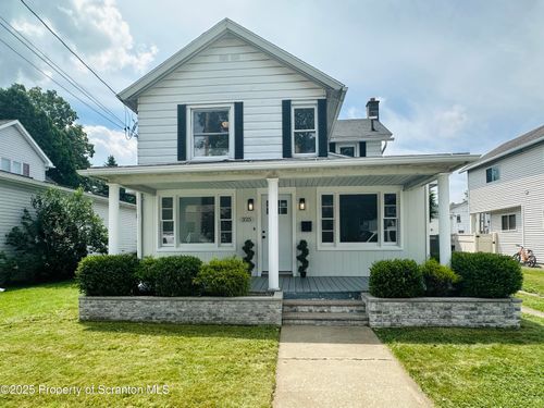 325 Hickory St, Peckville, PA, 18452-1907 | Card Image