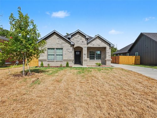 821 S Ayers Ave, Fort Worth, TX, 76103-3006 | Card Image