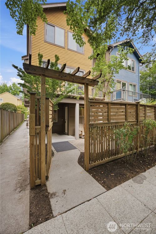 a-7411 4th Ave Ne, Seattle, WA, 98115-5381 | Card Image