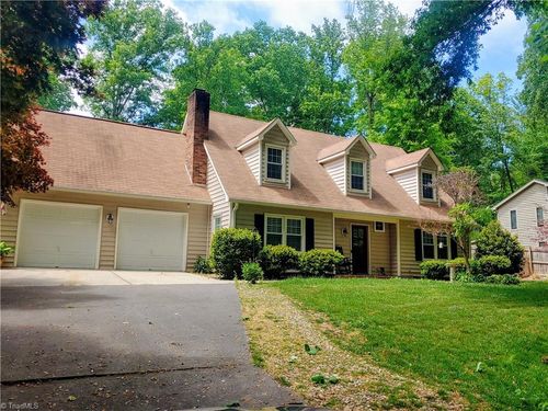 438 Valleymeade Dr, Kernersville, NC, 27284-8053 | Card Image