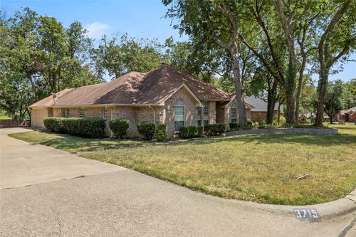3715 Dahlia Dr, Grand Prairie, TX, 75052-6815 | Card Image