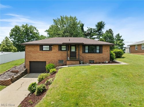 31 Highview Cir, Weirton, WV, 26062-2718 | Card Image