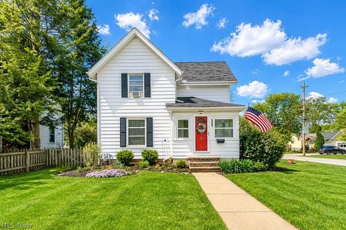 4516 Wood St, Willoughby, OH, 44094-5867 | Card Image