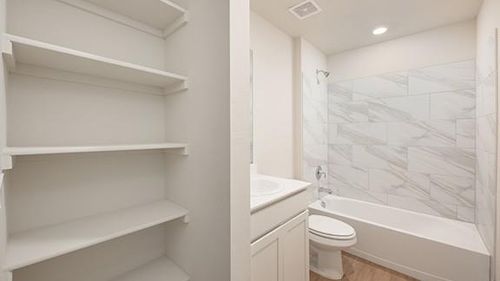 2936 Ember Dr, Yukon, OK, 73099-4253 | Card Image