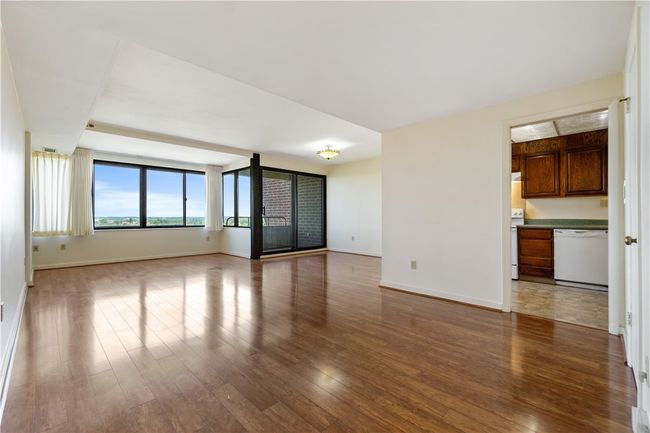 APT-1207 - 750 Washington Rd, Condo with 2 bedrooms, 2 bathrooms and 1 parking in Mt. Lebanon PA | Image 12