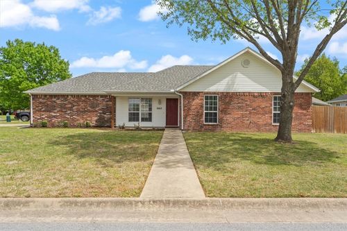 1662 S Tally Ho Dr, Fayetteville, AR, 72701-8074 | Card Image