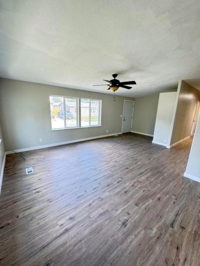 106 B B South Ave, House other with 3 bedrooms, 2 bathrooms and null parking in Metaline Falls WA | Image 4