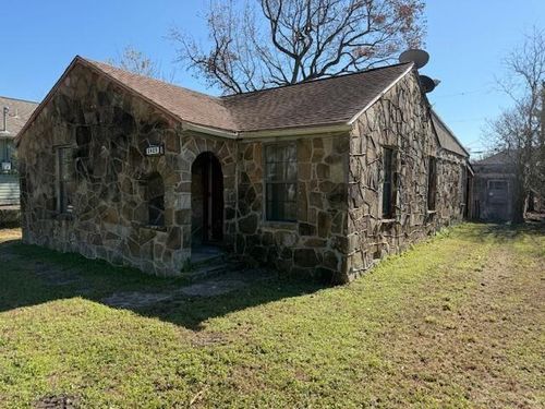 2429 7th Avenue N, Texas City, TX, 77590 | Card Image