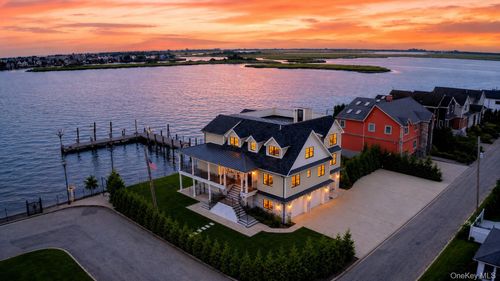 1 North Dr, Baldwin, NY, 11510-5175 | Card Image