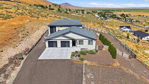 55702 N 370 Pr Ne, Benton City, WA, 99320-5762 | Card Image