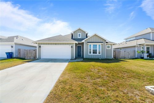 134 Shady Terrace Ln, Rockport, TX, 78382-7977 | Card Image