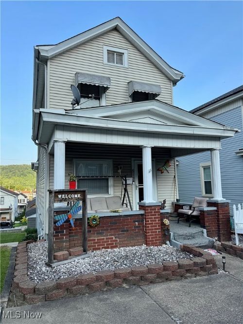 812 Virginia St, Martins Ferry, OH, 43935-2046 | Card Image