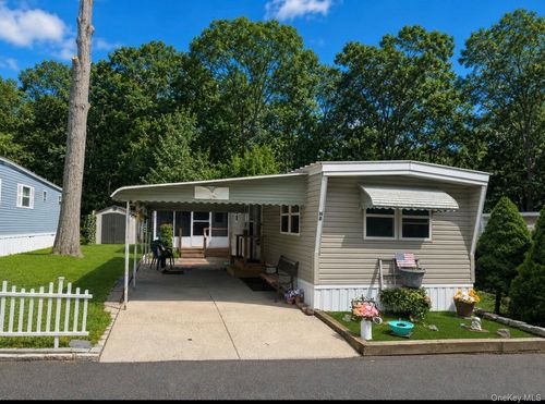 unit-h8-658-H8 Sound Ave, Calverton, NY, 11933-1024 | Card Image
