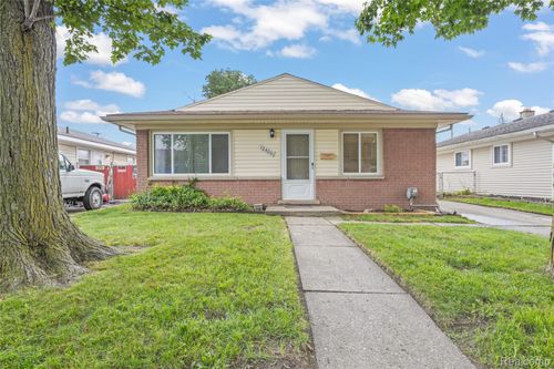 12400 Arcola St, Livonia, MI, 48150-5303 | Card Image