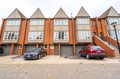 118-895 Maple Ave, Burlington, ON, L7S2H7 | Card Image