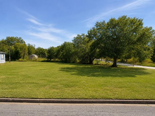 536 15th St, Hempstead, TX, 77445-4210 | Card Image
