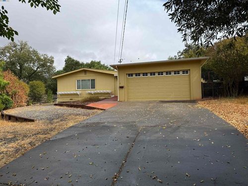 2062 Feliz Rd, Novato, CA, 94945-1752 | Card Image