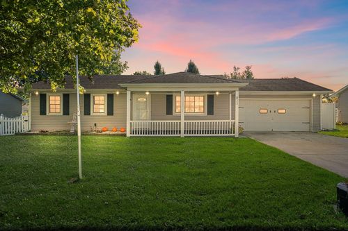 833 Apache Ln, Lowell, IN, 46356-1685 | Card Image