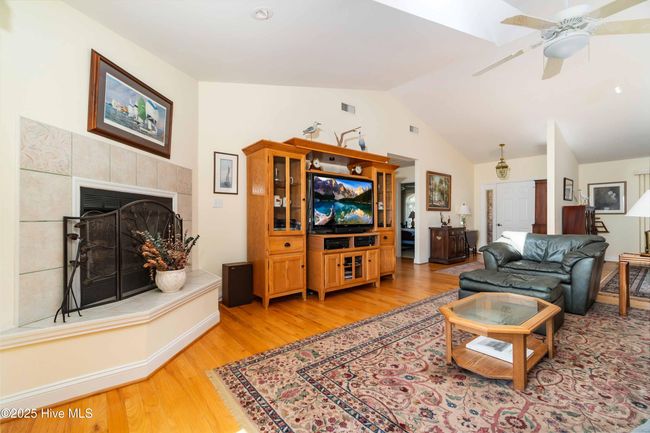 6042 Dolphin Rd, House other with 3 bedrooms, 2 bathrooms and 2 parking in Oriental NC | Image 13