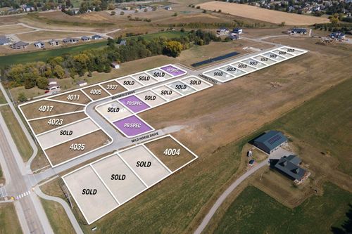 4004 Wild Horse Dr, Cedar Falls, IA, 50613-8353 | Card Image