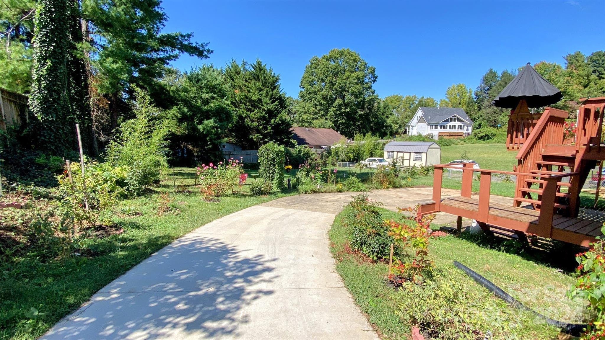 Harmony Ln, Asheville, NC 28803