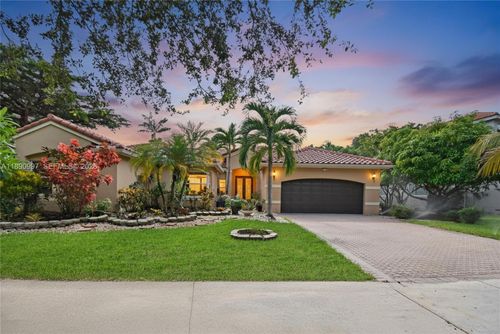 523 Stonemont Dr, Weston, FL, 33326-3550 | Card Image