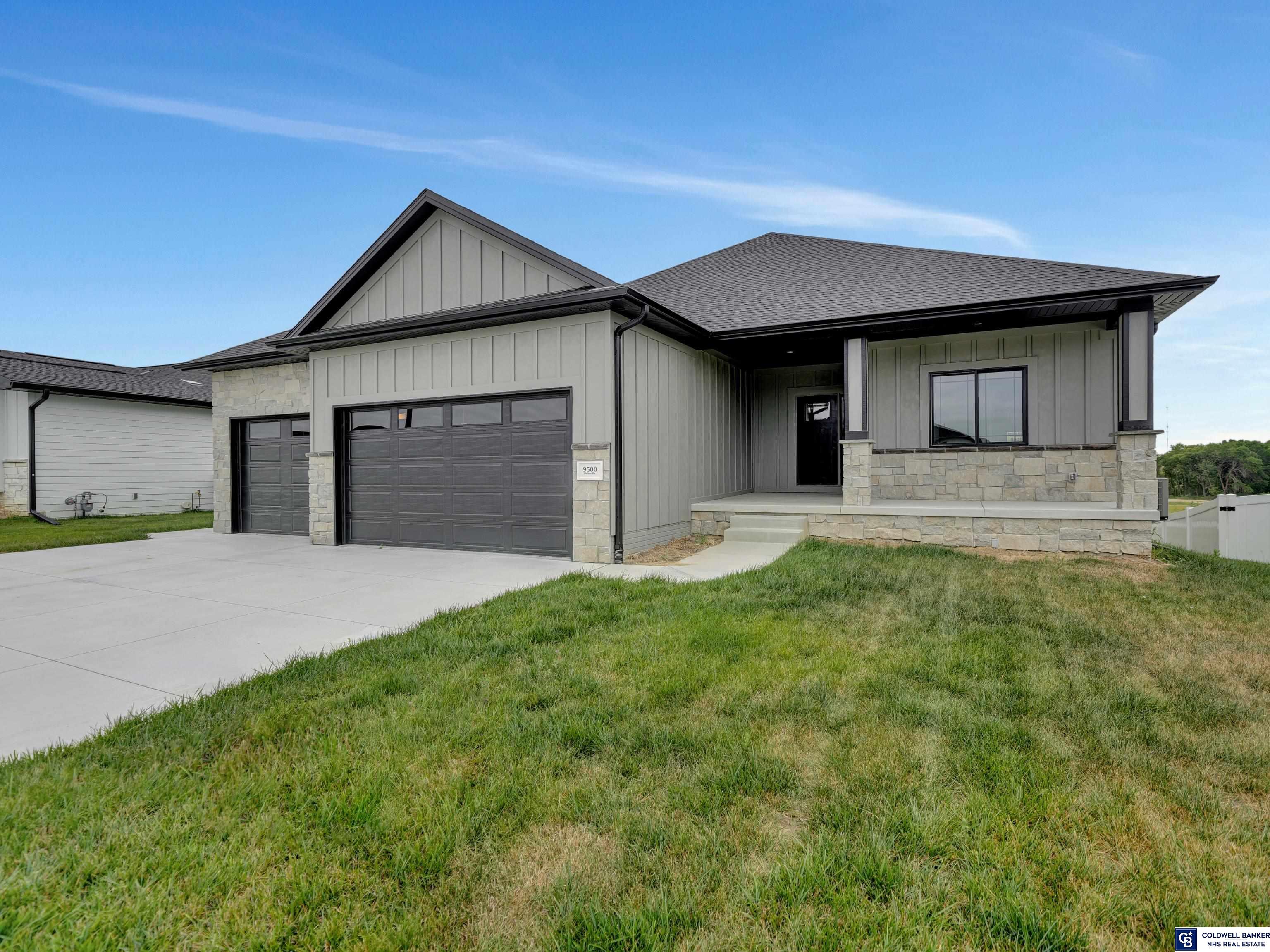 Dalton Dr, Lincoln, NE 68516