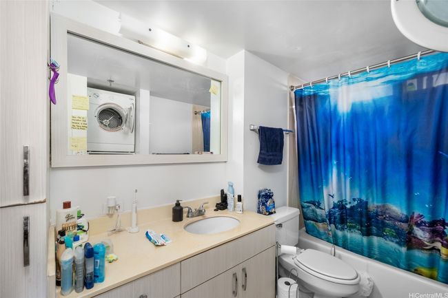 APT-216 - 98-402 Koauka Loop, Condo with 2 bedrooms, 1 bathrooms and 2 parking in Aiea HI | Image 9