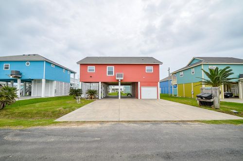 3346 Pirates Cv, Crystal Beach, TX, 77650 | Card Image