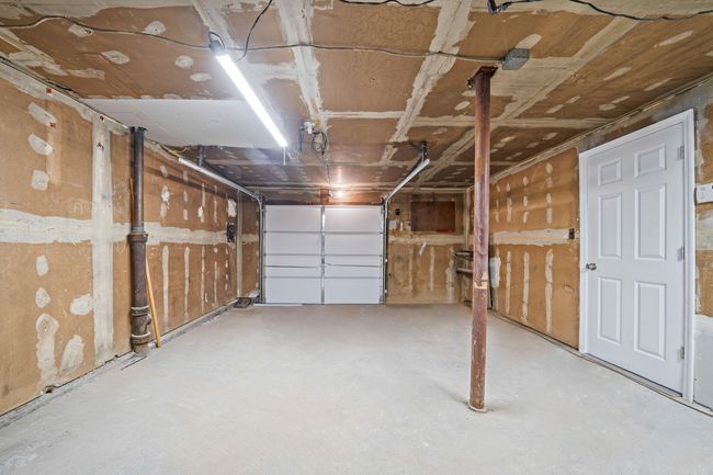 View of garage | Image 19