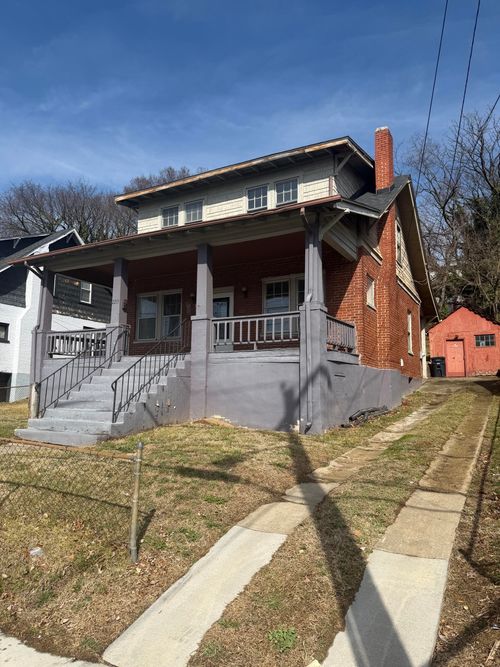 2215 Melrose Ave Nw, Roanoke, VA, 24017-6203 | Card Image