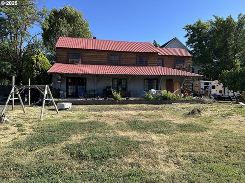 808 Main St, Fossil, OR, 97830-8382 | Card Image