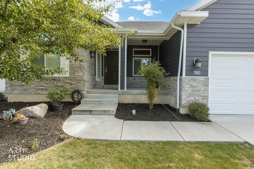 740 Champion Ln, Kaysville, UT, 84037-5010 | Card Image