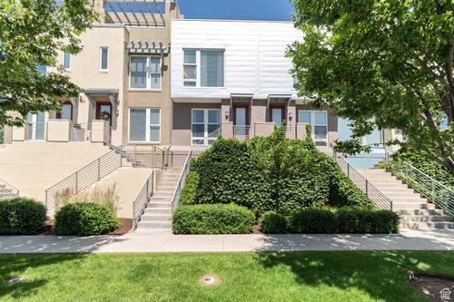 11463 S Lake Run Rd, South Jordan, UT, 84009-8720 | Card Image
