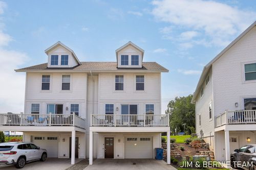 unit-15-110 Kewatin Ct, Douglas, MI, 49406-5256 | Card Image