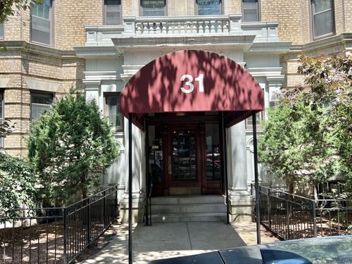 11-31 Queensberry St, Boston, MA, 02215-5031 | Card Image