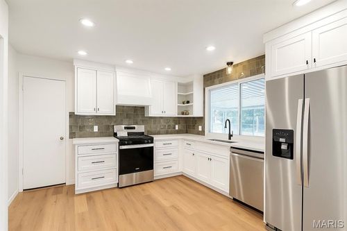 20 Pinehurst Ct, Saint Peters, MO, 63376-3004 | Card Image