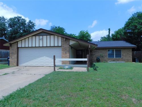 3507 Hummingbird Ln, Denton, TX, 76209-4840 | Card Image