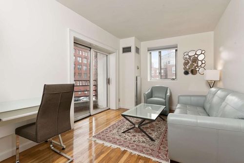 apt-302-19 Wiget St, Boston, MA, 02113-2260 | Card Image