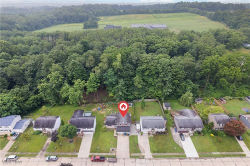413 Stonewood St, Canal Fulton, OH, 44614-1037 | Card Image