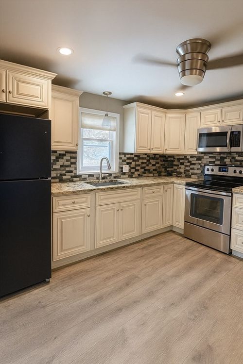 2-45 Roswell Ave, Dracut, MA, 01826-3723 | Card Image