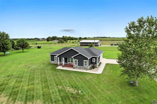 22389 Highway K16, Holton, KS, 66436-8583 | Card Image