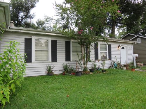 1946 Pech Rd, Houston, TX, 77055-1402 | Card Image