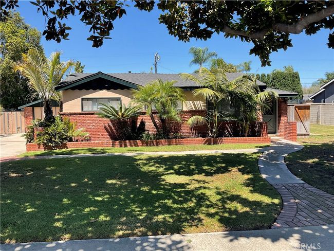 268 E 18 Th St, House other with 1 bedrooms, 1 bathrooms and 1 parking in Costa Mesa CA | Image 4