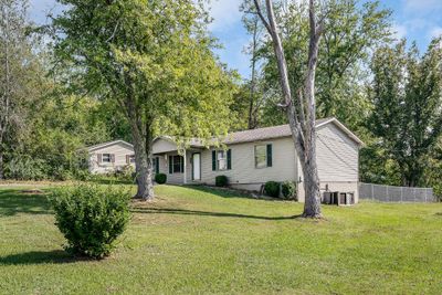 107 5th Ave N, House other with 4 bedrooms, 2 bathrooms and null parking in Baxter TN | Image 3